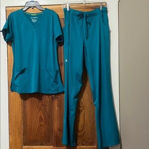 Healing Hands Teal Scrub Set